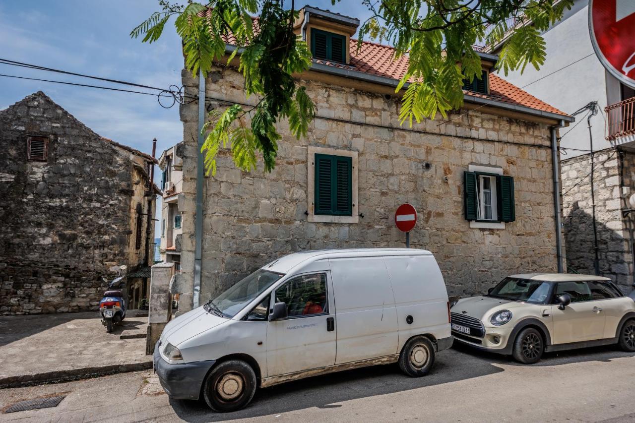 Apartments By The Sea Kastel Luksic, Kastela - 21921 Exterior photo